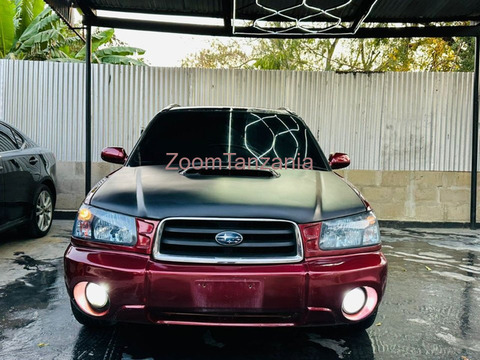 Subaru Forester SG5 2005 Nyekundu - 2/6