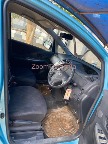 2006 Toyota Ractis Blue - 4/5