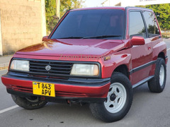 1996 Suzuki Escudo Red