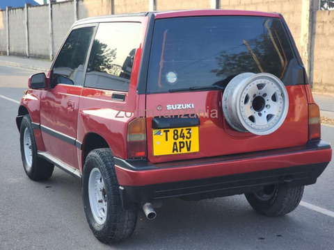 1996 Suzuki Escudo Red - 3/6