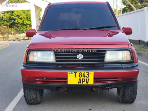 1996 Suzuki Escudo Red - 4/6