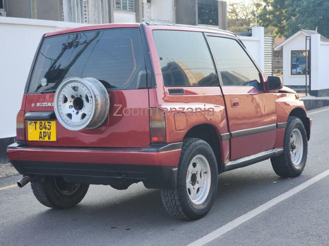 1996 Suzuki Escudo Red - 5/6