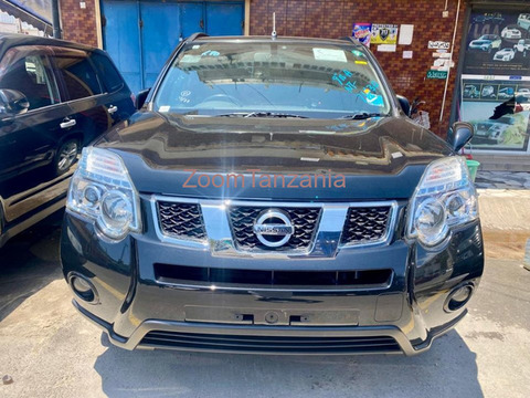 2011 Nissan X-Trail Black - 2/6