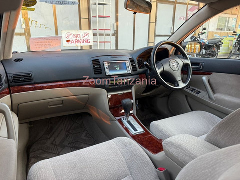 2002 Toyota Premio F Silver - 4/5