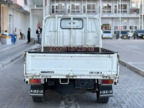 Toyota Toyoace 1998 Nyeupe - 2/5