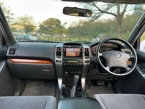 Toyota Land Cruiser Prado 2005 Silver - 4/6