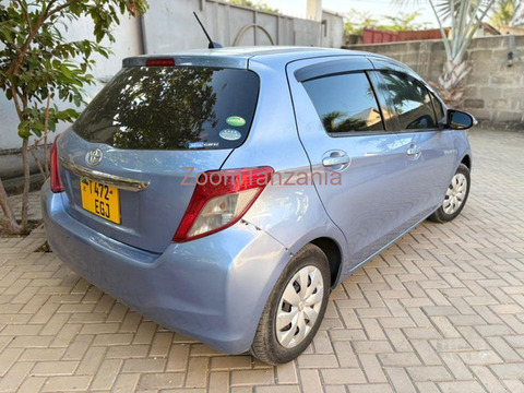 Toyota Vitz 2012 Blue - 6/6