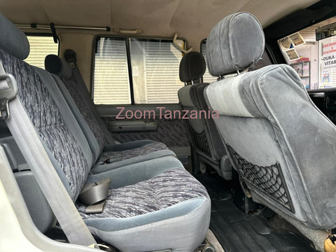 2002 Toyota Land Cruiser Prado White - 2/6