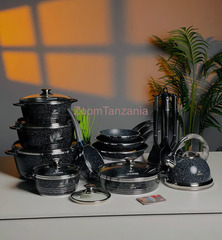 Seti ya Sufuria 4, Kikaango (frying pan) 3, Bakuli 2, Vijiko, na Mwiko