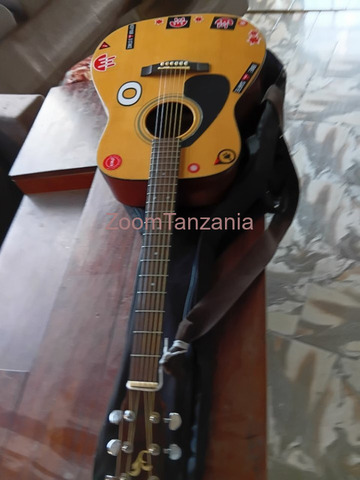 Yahama Accoustic Guitar - 3/6