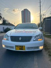 Toyota Crown Royal 2006 Nyeupe
