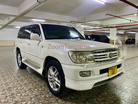 Toyota Land Cruiser 100 Series 2005 Nyeupe - 3/6