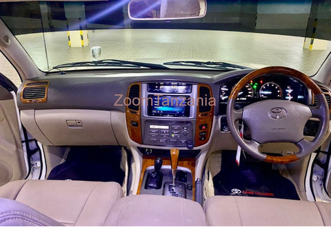 Toyota Land Cruiser 100 Series 2005 Nyeupe - 4/6