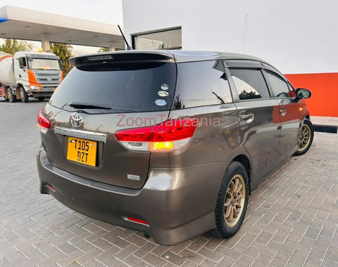 2010 Toyota Wish Gray - 4/4
