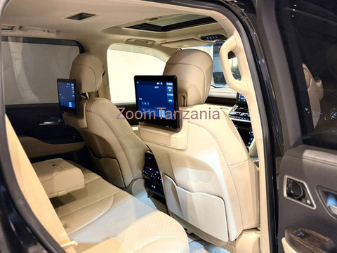 2023 Toyota Land Cruiser ZX Black - 2/6