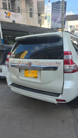 Toyota Land Cruiser Prado 2014 Nyeupe - 2/4