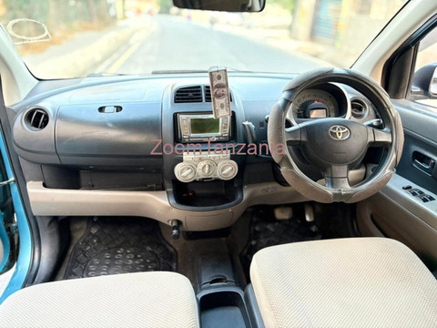 2005 Toyota Passo Blue - 2/6