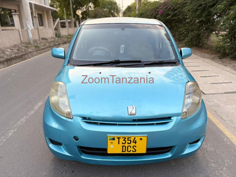 2005 Toyota Passo Blue - 4/6