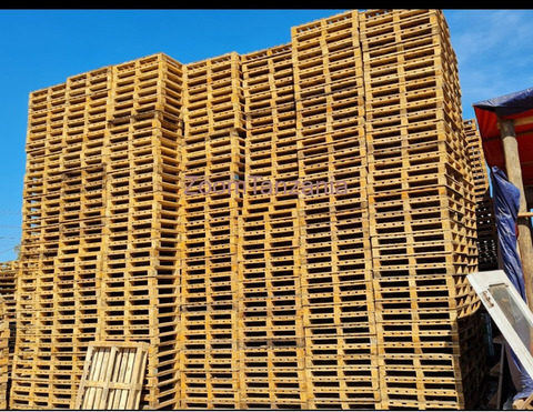 Wooden and Plastic Pallets - 3/6