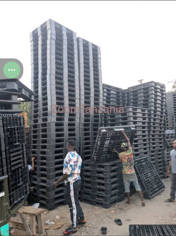 Wooden and Plastic Pallets - 6/6