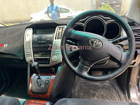 Toyota Harrier 2005 Nyeusi - 2/3