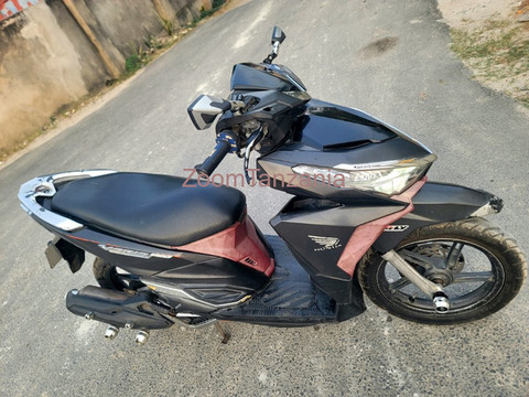 2017 Honda Vario 150 Black - 2/5