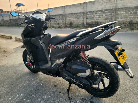 2017 Honda Vario 150 Black - 4/5