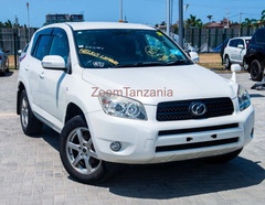 Toyota RAV4 Miss TZ 2007 Nyeupe