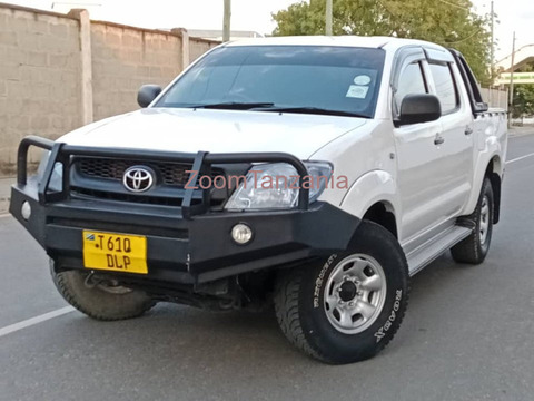 Toyota Hilux (Double Cubin) 2010 Nyeupe - 6/6