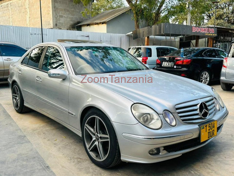 2007 Mercedes-Benz E-Class Silver - 4/6