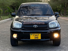 Toyota RAV4 2004 Kili Time Nyeusi