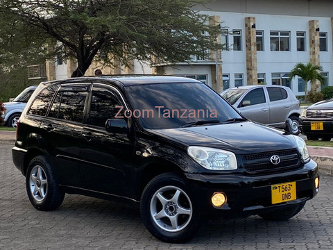Toyota RAV4 2004 Kili Time Nyeusi - 5/6