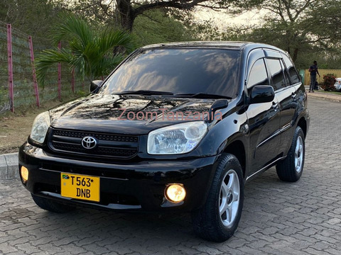 Toyota RAV4 2004 Kili Time Nyeusi - 6/6