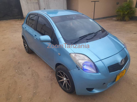 2005 Toyota Vitz Blue - 5/6