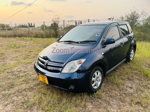 Toyota IST 2004 Blue - 3/6