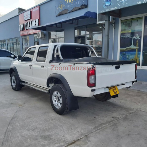 Nissan Hardbody 2003 Nyeupe - 5/6