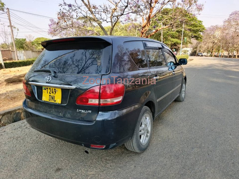 2004 Toyota Ipsum Black - 3/6