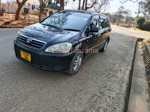 2004 Toyota Ipsum Black - 4/6
