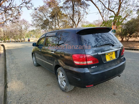 2004 Toyota Ipsum Black - 5/6