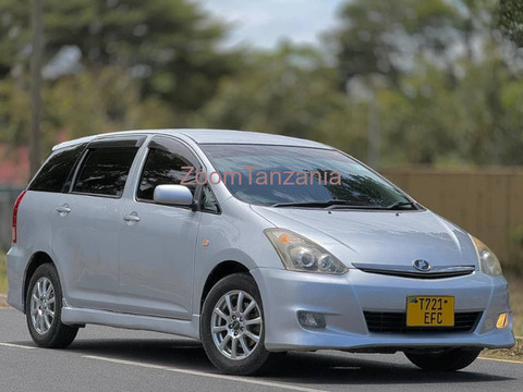 2007 Toyota Wish Silver - 3/6