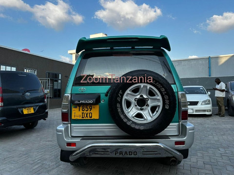 Toyota Land Cruiser Prado TX 2002 Kijani - 2/5