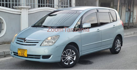 2005 Toyota Corolla Spacio Blue - 1/6