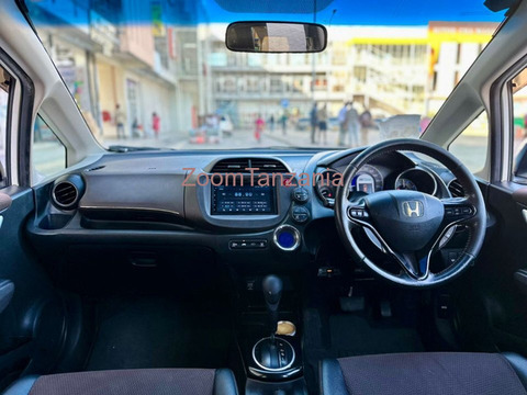 2015 Honda Fit Nyeupe - 3/6