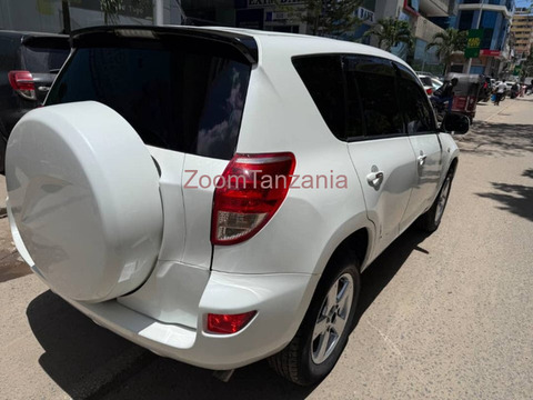 Toyota RAV4 2008 Miss TZ Nyeupe - 2/4