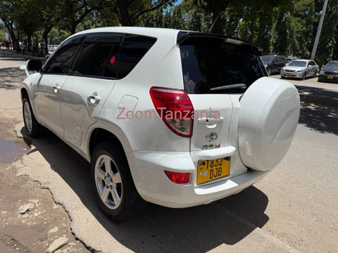 Toyota RAV4 2008 Miss TZ Nyeupe - 4/4