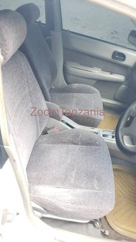 2002 Toyota Corolla White - 4/5