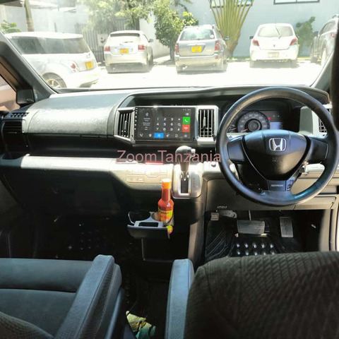 Honda Step WGN 2011 Nyeupe - 4/4