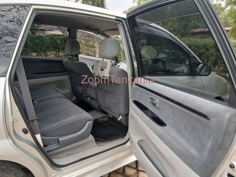 Toyota Nadia 2004 Silver - 5/6