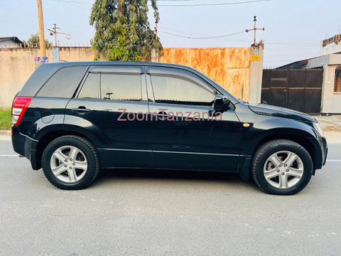 Suzuki Escudo 2.0xg 2005 Nyeusi - 5/6