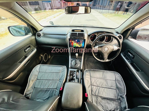 Suzuki Escudo 2.0xg 2005 Nyeusi - 6/6